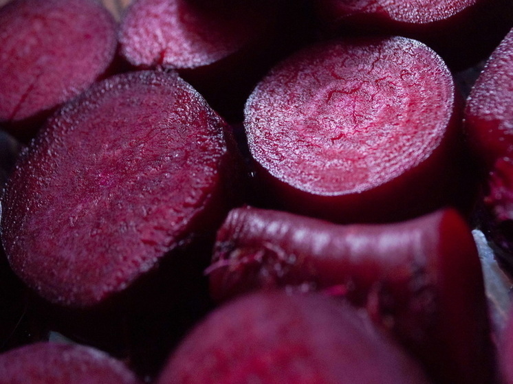 Варю свеклу за четверть часа: один простой трюк делает её нежнее и ароматнее, а кухню спасает от навязчивого запаха