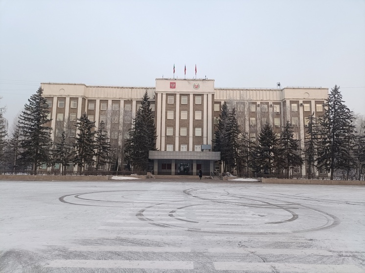 На уборку площади рядом с правительством Хакасии потратят больше 1 млн рублей