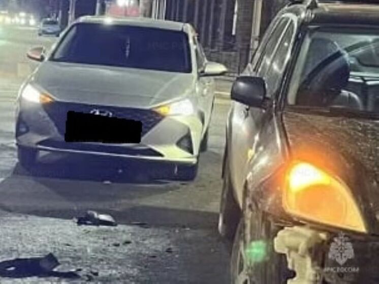 Две иномарки столкнулись в центре Калуги, есть пострадавший