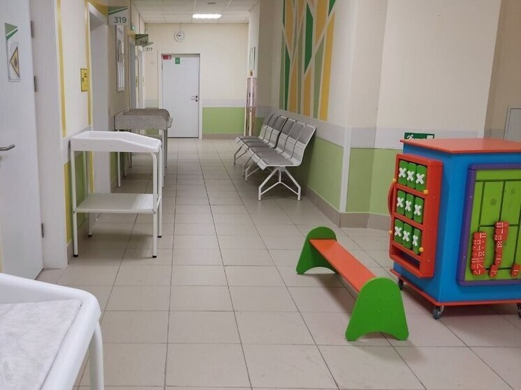 Новгородским детям организовали библиотерапию в областной больнице