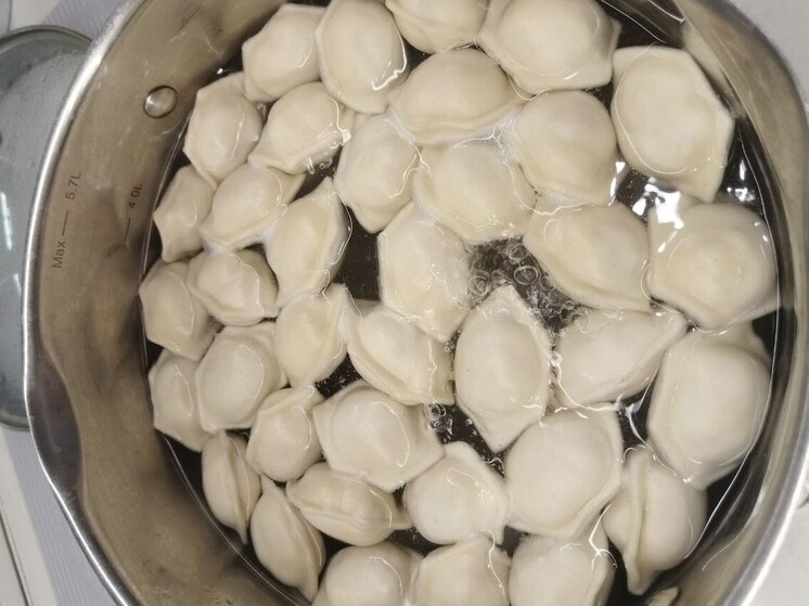 Новгородка спела «Червону руту» и угостила варениками на передаче Андрея Малахова