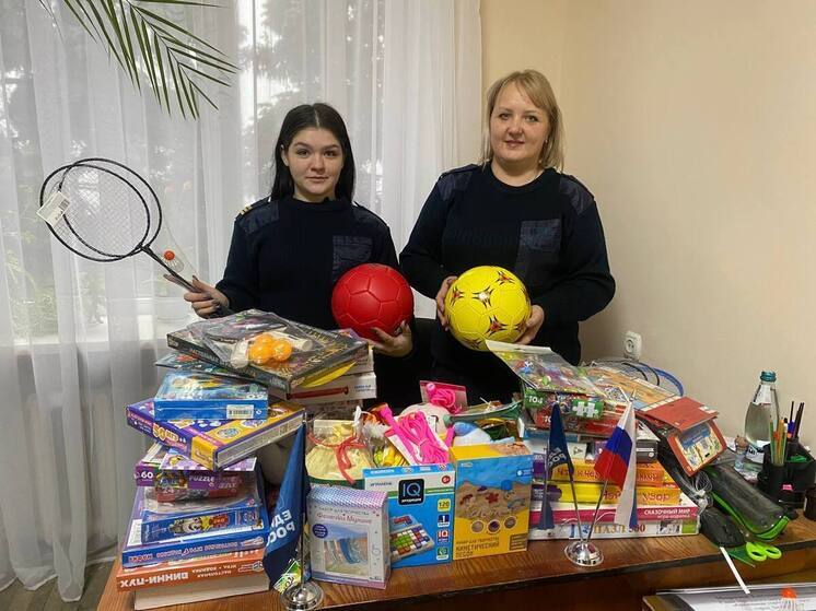 В ЛНР полицейские стали участниками акции «Коробка храбрости»