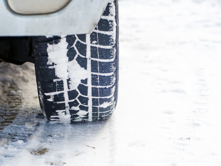 В Самарской области столкнулись «семерка» и грузовик Volvo, погиб один человек