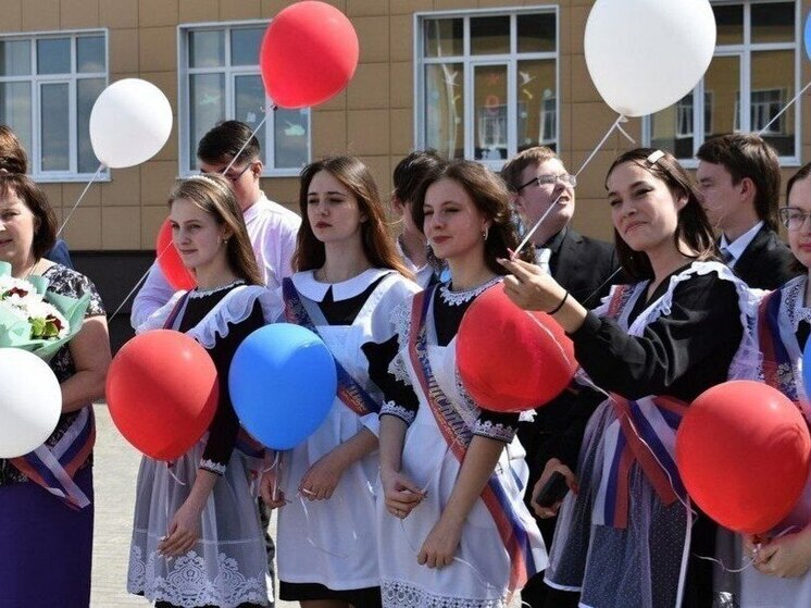 В Рязанской области назвали даты последних звонков и выпускных вечеров в школах