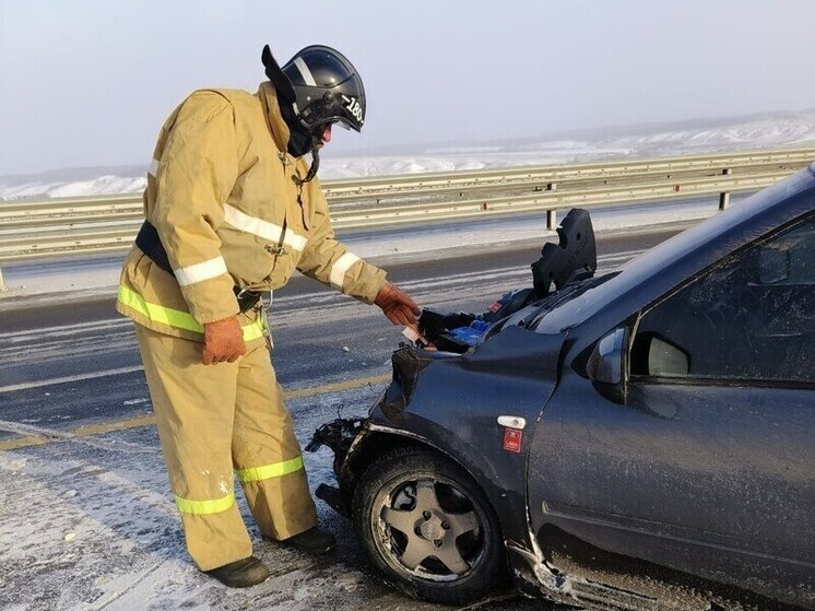 «Калина» влетела в ограждение в Самарской области на трассе «Обход Тольятти»