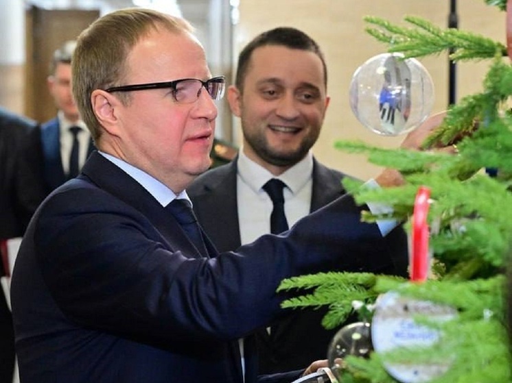 Глава Алтайского края исполнит новогодние желания четырех детей