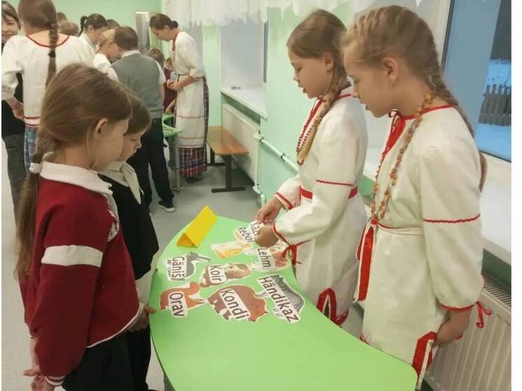 Школьники Бабаево познакомились с вепсской культурой