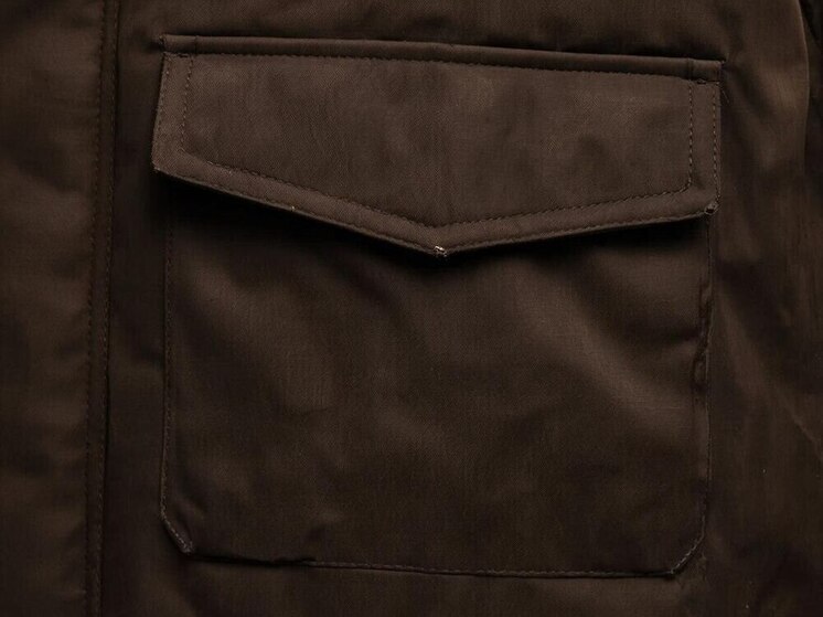 Вор проник в офис и обчистил карман оставленной куртки в Южно-Сахалинске