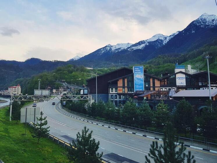 Въезд в горный кластер Сочи на автомобилях без зимней резины запретили