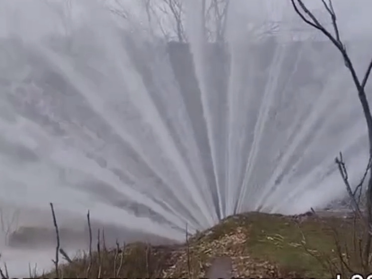 Прорыв магистрального водовода оставил без воды жителей Избербаша