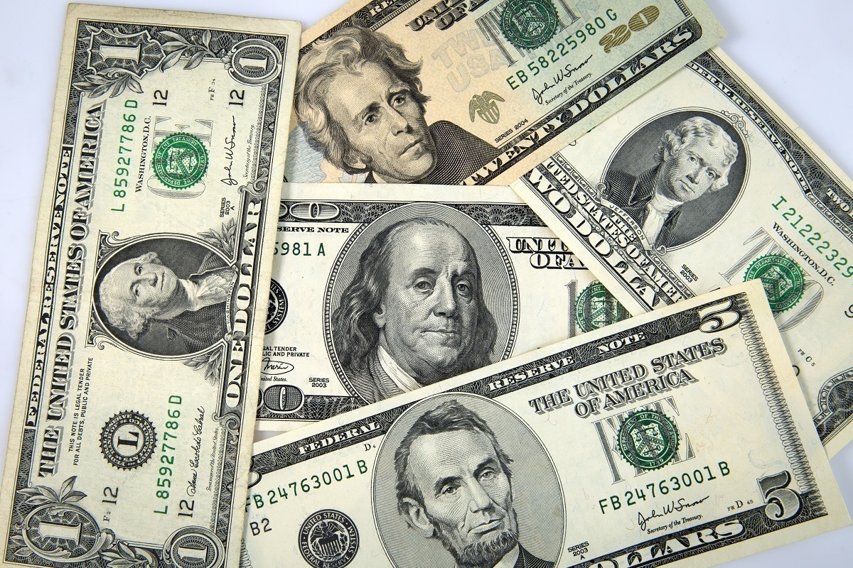 Назван комфортный для россиян курс доллара