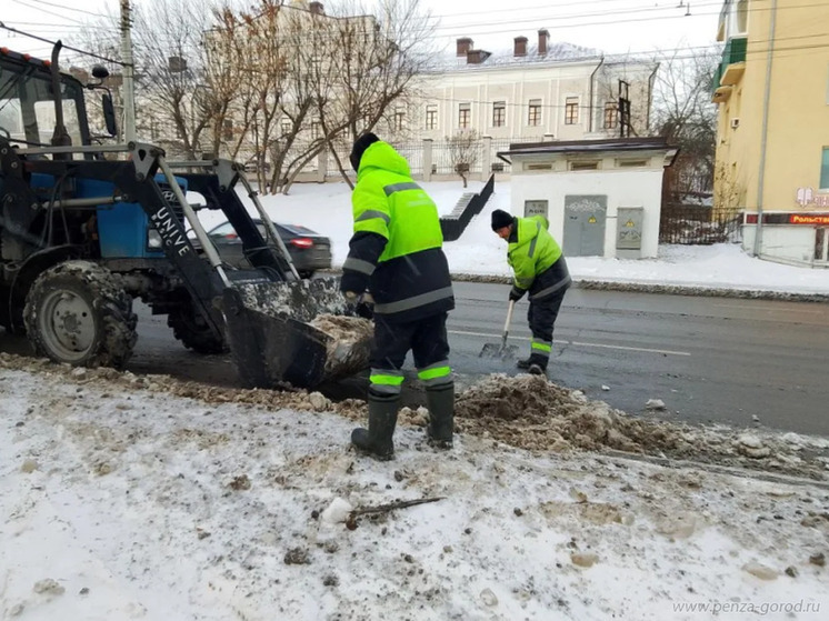 За выходные в Пензе убрали 2,5 тыс. кубометров снега