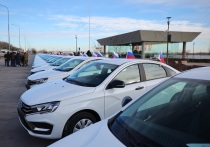 Начиная с 2023 года в Волгоградской области ветеранам специальной военной операции передано 165 новых отечественных автомобилей с ручным управлением и автоматической коробкой передач