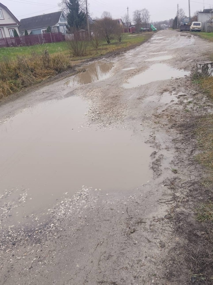 Кольчугинская прокуратура требует отремонтировать сельскую автодорогу