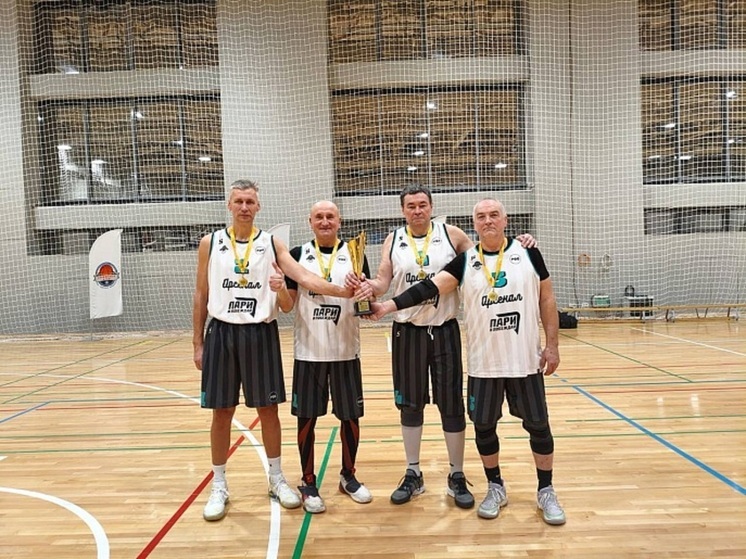 Тульский «Арсенал» победил в ветеранском турнире по баскетболу
