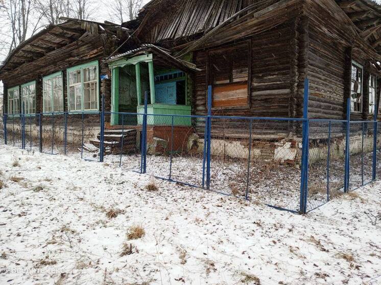 В Тарусском районе закрыли опасное здание