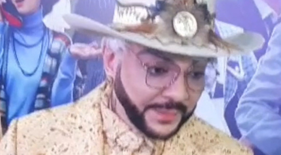 Филипп Киркоров пришёл в кинотеатр в костюме лаваша