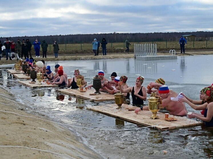 В Малоярославецком округе установили рекорд с чаем в проруби