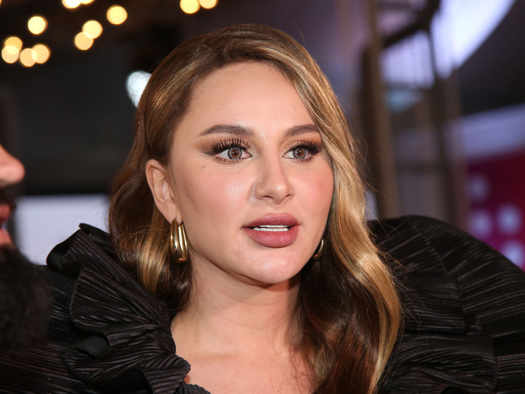 KP.RU: гонорар Анны Asti за выступление в новогоднюю ночь составляет 9-15 млн рублей