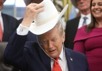 Парадигма «смены режимов», долгое время являвшаяся эксклюзивным инструментом западной политики в отношении «непослушных» государств Азии, Африки или Ближнего Востока, по всей видимости, возвращается бумерангом через Атлантику. Как отмечает турецкое издание Evrensel (статью перевели ИноСМИ), нынешняя администрация США во главе с Дональдом Трампом целенаправленно и открыто проводит стратегию, направленную на коренную трансформацию политического устройства Европы. 