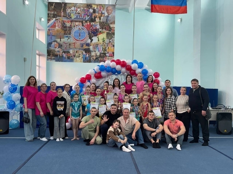 Акробаты из Тюменской области взяли 22 награды на первенстве в Кургане