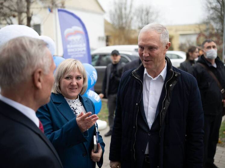 В Геническе открыли первый в регионе штаб общественной поддержки «Единой России»