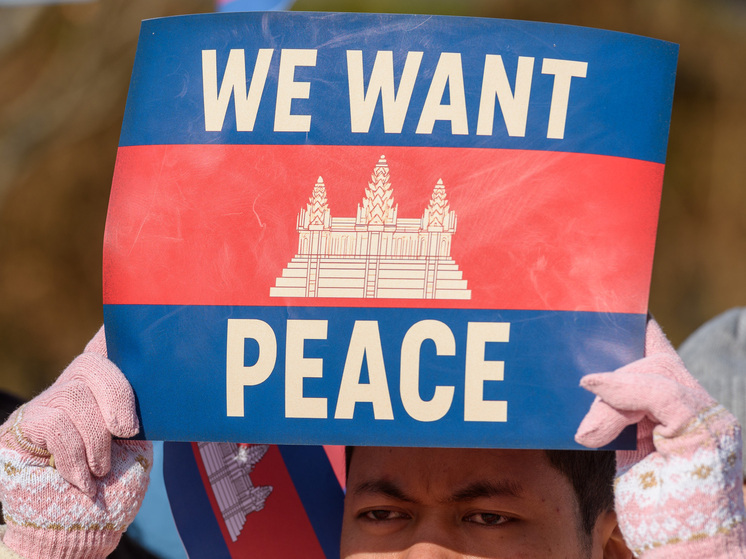 В Камбодже обвинили Таиланд в распылении токсичного газа