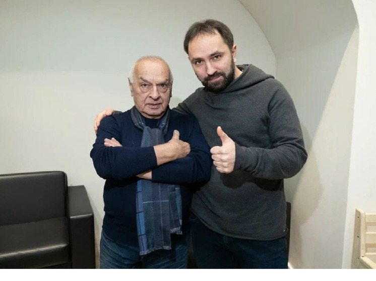 Ушел из жизни Левон Оганезов, виртуозный пианист и звезда ТВ 90-х и 2000-х