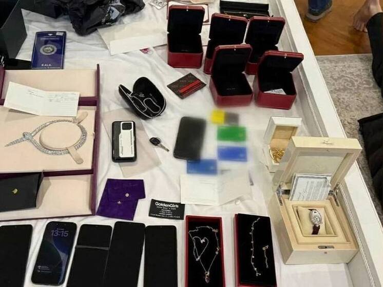 В Ярославле полицейские отобрали у мошенников драгоценности на 150 миллионов