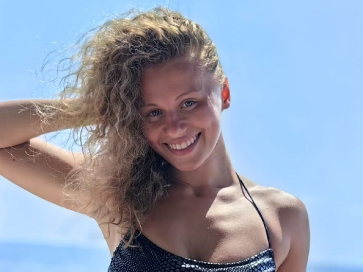 Российская прыгунья в воду Елизавета Кансо призналась, что люди часто указывают на ее сходство с американской актрисой Элизабет Беркли, прославившейся благодаря роли танцовщицы Номи Малон в эротической драме Пола Верховена «Шоугёлз» (1995).