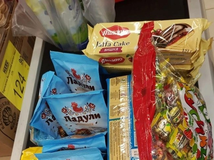 Сотрудники томского Роспотребнадзора отправили новогодние подарки и гуманитарную помощь бойцам СВО