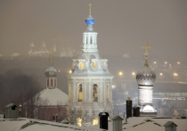 16 декабря — особенный день в народном и православном календаре, посвящённый преподобному Иоанну Молчальнику (Безмолвнику). Этот праздник, выпадающий в 2025 году на вторник, пронизан духом тишины и осмысленности. Его суть — не в строгих запретах, а в сознательном стремлении к внутреннему покою и взвешенности слов. Вот что стоит учесть в этот день.