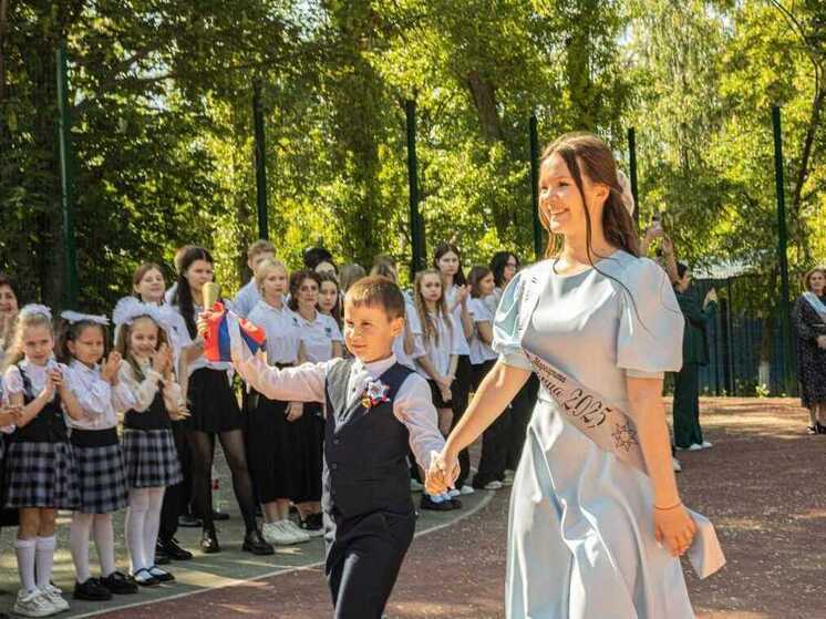Донским выпускникам сообщили даты проведения последних звонков и выпускных вечеров