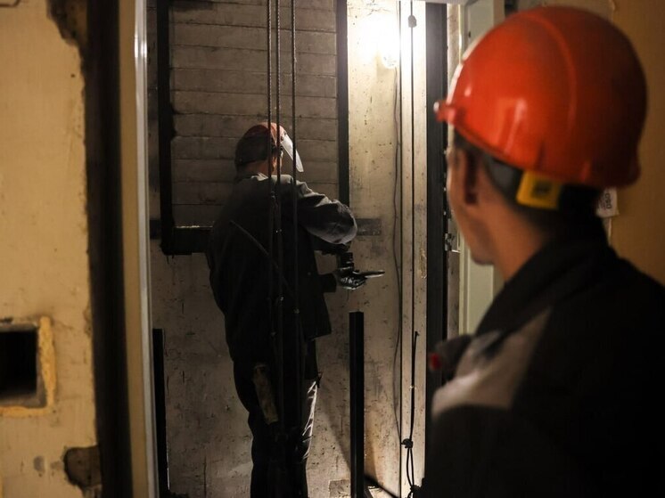 В Крыму в рамках капремонта заменили уже более 2000 лифтов