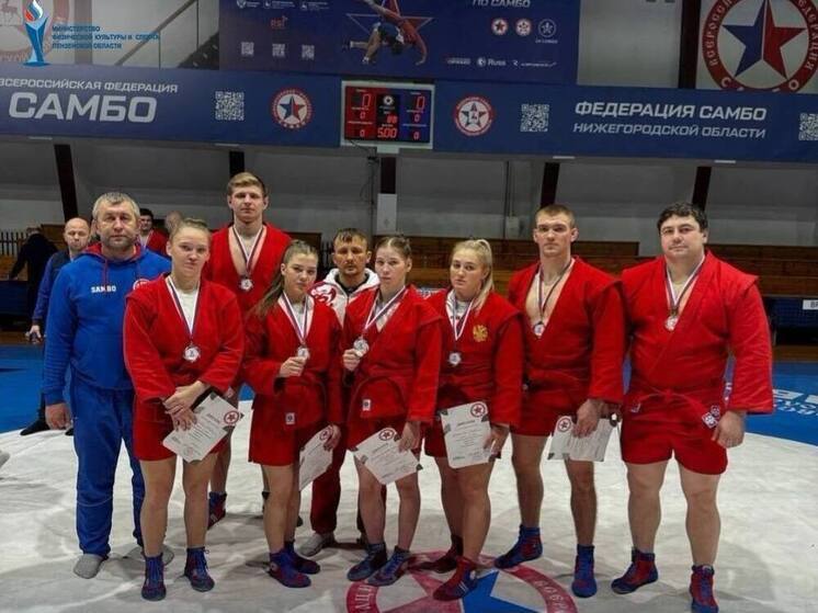 Пензенские самбисты завоевали 15 медалей на чемпионате и первенстве ПФО