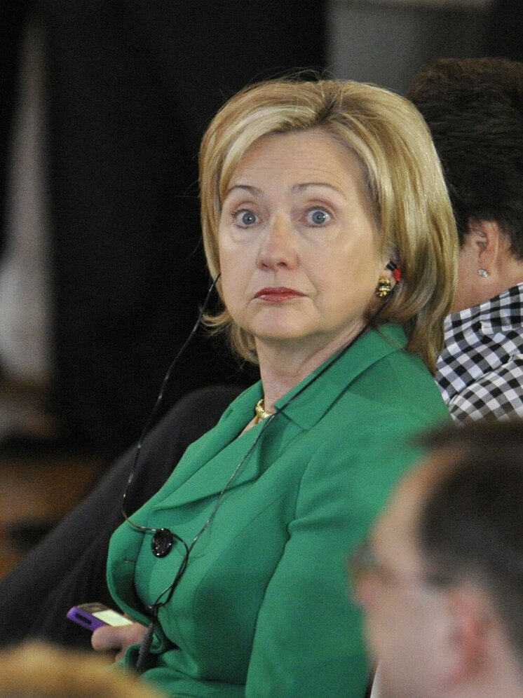 Билл и Хиллари Клинтон могут привлечь за отказ от дачи показаний по делу Эпштейна