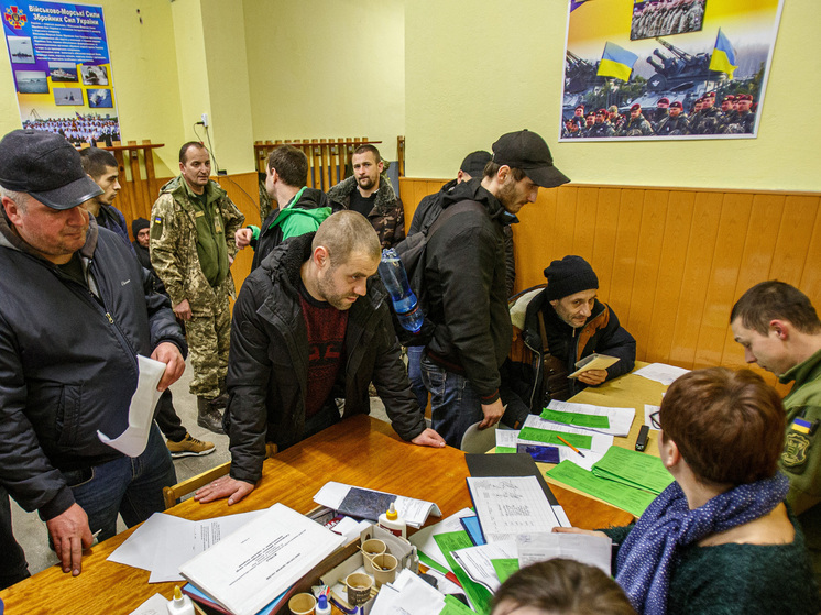 Подпольщик Лебедев: жители Кривого Рога столкнули в карьер микроавтобус ТЦК