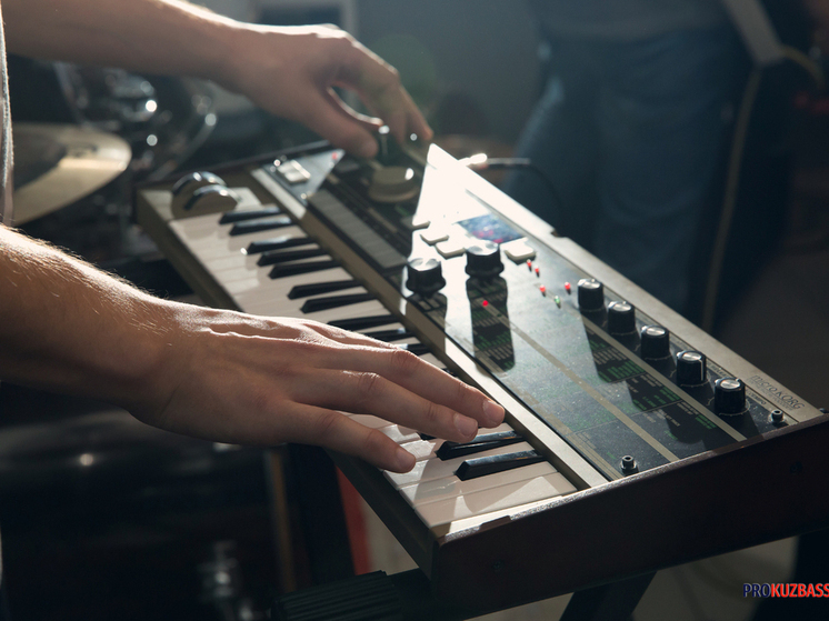 Певица из Кузбасса Симона Куприна зажжет на ТНТ