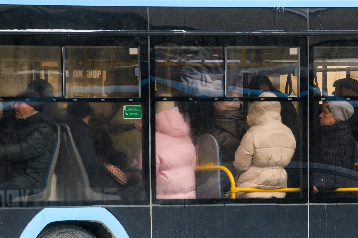 Цены на автобусы и трамвай предложили заморозить в России