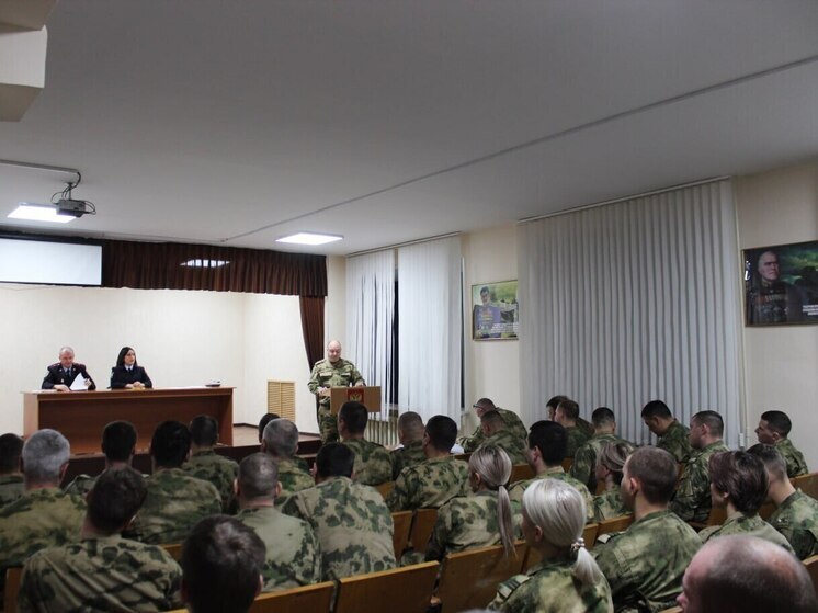 В Северске полицейские и росгвардейцы обсудили защиту от коррупции и кибермошенников