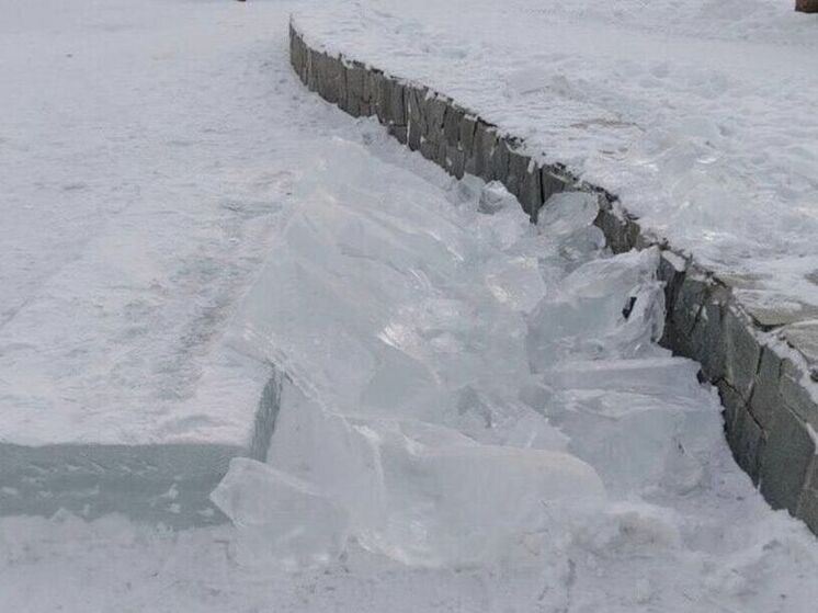 Вандалы разбили ледовые фигуры в Ангарске