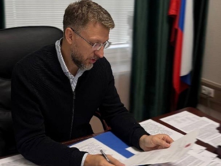 Важные документы семьям погибших на СВО ямальцев помог получить Дмитрий Погорелый