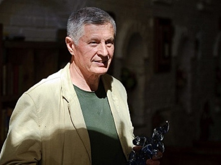 Путин присвоил звание народного художника гусевскому мастеру, чьи работы хранятся в Эрмитаже