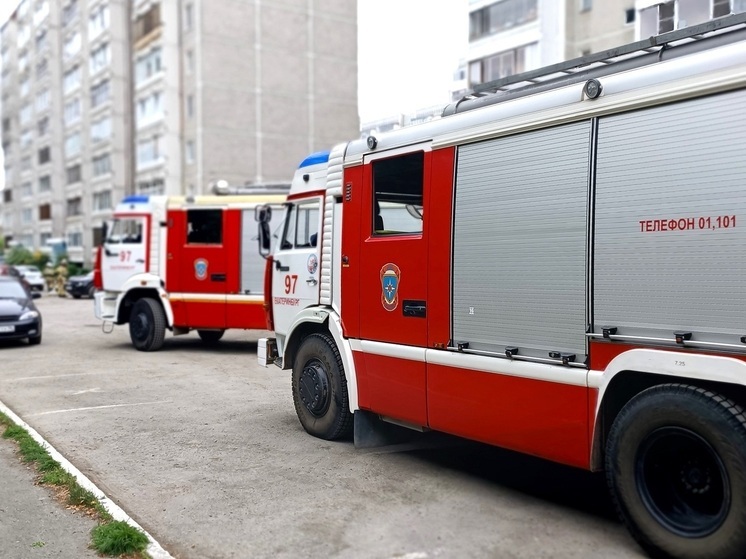 В многоэтажке в Екатеринбурге горели почтовые ящики