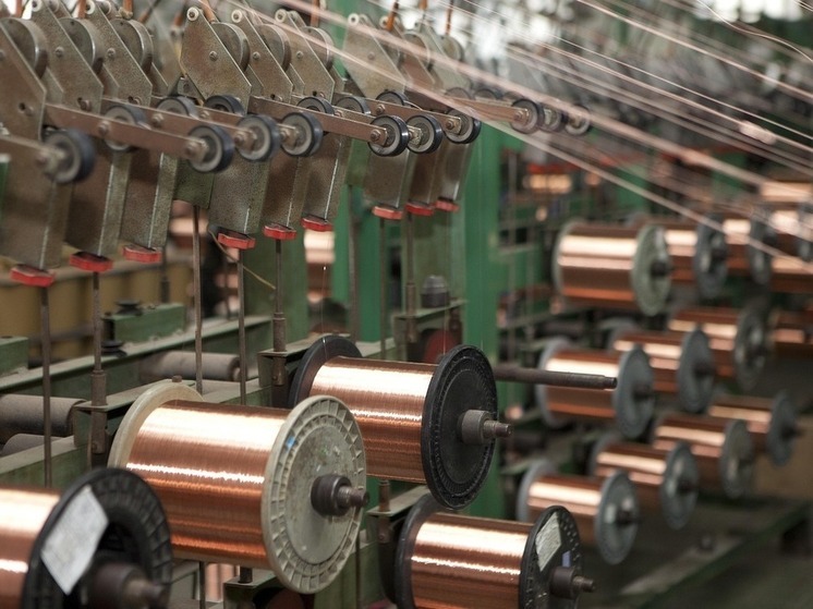 Кража с болгаркой: в Хабаровске задержаны похитители медного кабеля