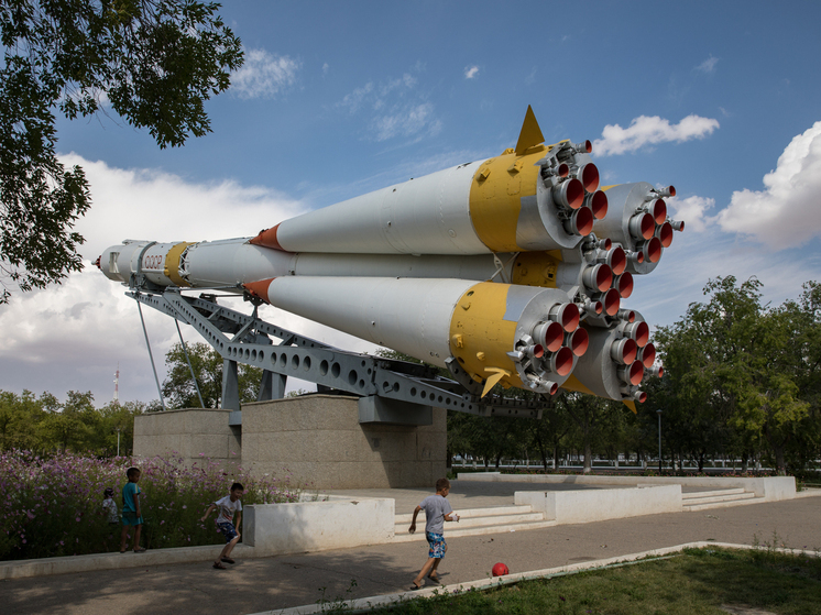 На Байконур доставили детали для ремонта стартового стола