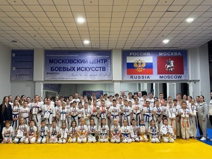 Новгородские каратисты заняли первое общекомандное место на соревнованиях в Москве