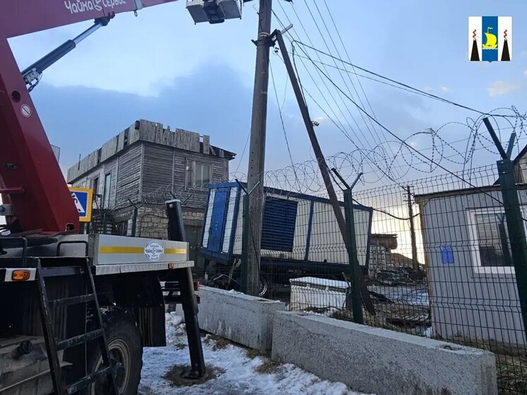 Энергетики восстанавливают электричество на Курилах после мощного циклона