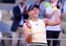 13 декабря 2025 года в Москве прошла церемония вручения национальной премии «Русский Кубок». Лауреатами стали Мирра Андреева (теннисистка года), Вероника Кудерметова (золотой дуэт), Сергей Демехин (тренер года), Савелий Рыбкин (юниор года), команда Универсиады и сурдлимпийцев, Дмитрий Вихарев (за вклад в развитие тенниса), а также документальный фильм «Вершина жизни капитана Тарпищева».