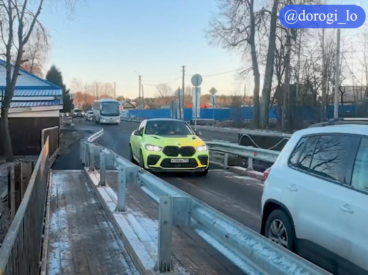 Проезд через реку Лебяжья запустили по временной переправе